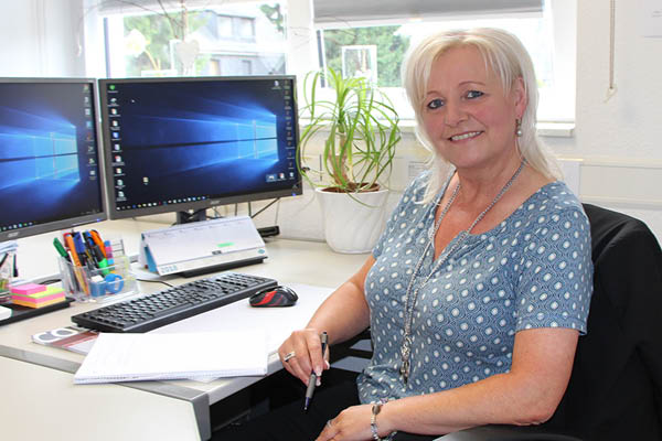 Ulrike Schütz, Mitarbeiterin Vertriebsinnendienst und Kundenservice APT Prothesen