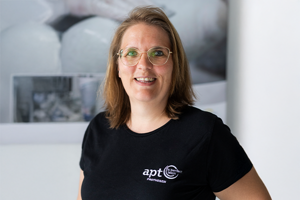 Lisa Stokuca, Orthopädietechnik-mechanikerin der APT Prothesen Niederlassung in Limburg